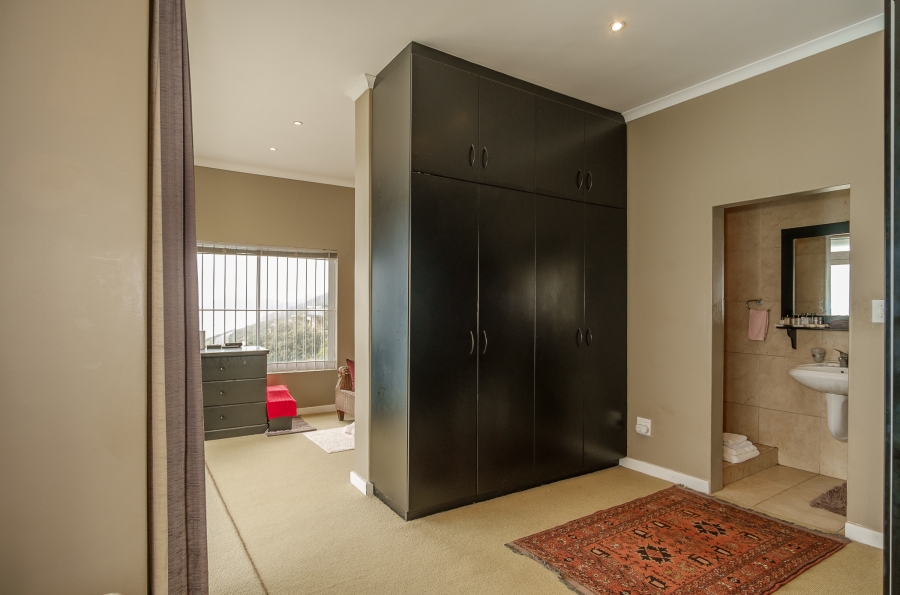 5 Bedroom Property for Sale in Misty Cliffs Western Cape